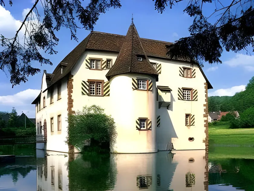 Gästehaus am Wasserschloss & Restaurant Wasserschloss Inzlingen - Image 1