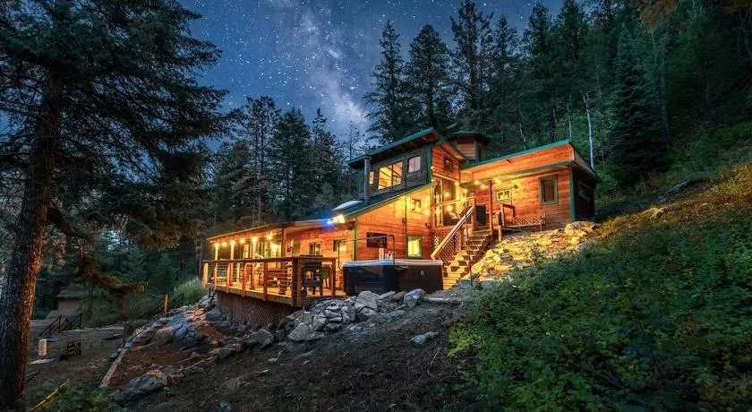 Dog Friendly, Year Round, Creekside Cabin, Hot Tub, 6 Acres - Image 1