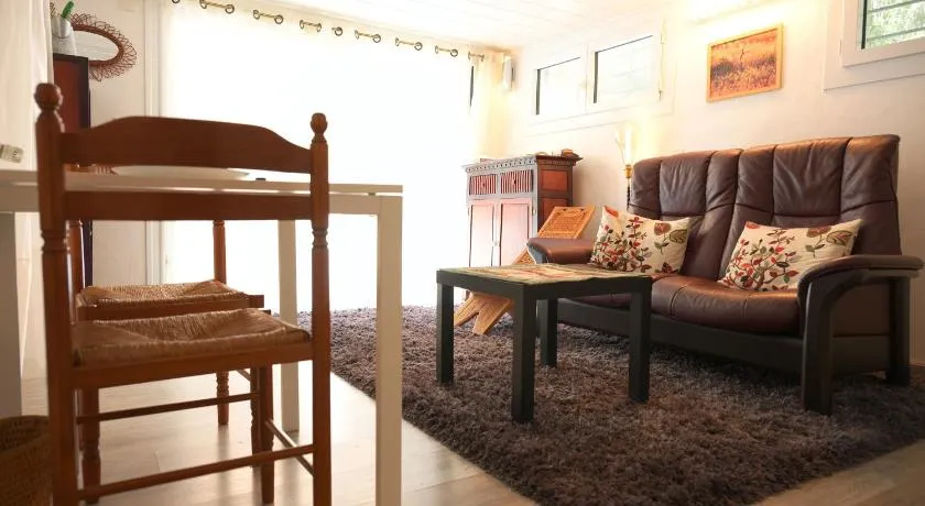 La Songe Ailée - Uriage - Proche Grenoble et Chamrousse - T2 avec terrasse - Jusqu'à 2 personnes - Cure Thermale - Idéal Déplacements professionnels - Image 1