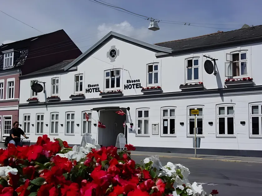 Ebsens Hotel - Image 1