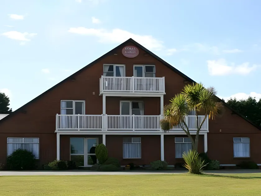 Coral Gables Guesthouse & Campsite - Image 1