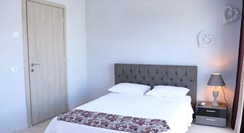 Damia Rental Rooms - Image 1