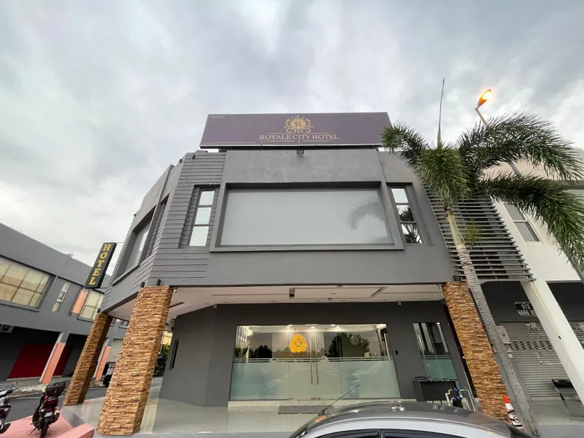 Royale City Hotel - 10 min from KLIA KLIA 2 Airport - Image 1