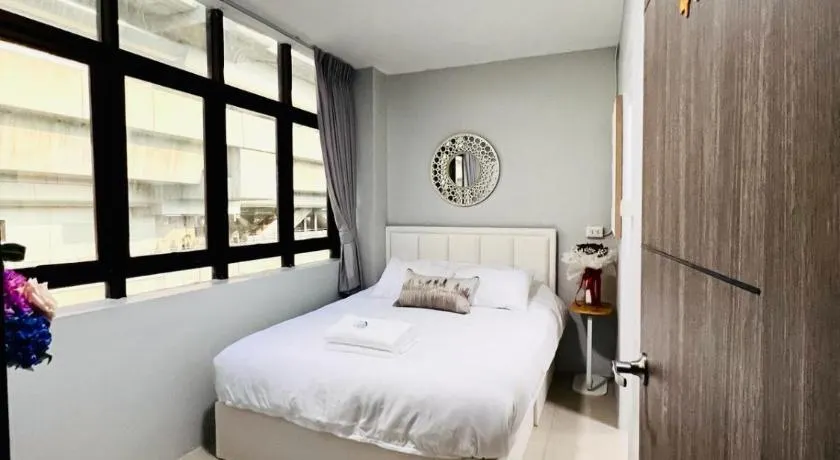 Luna hotel - Image 1