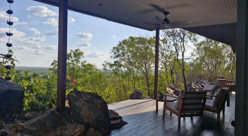 The Ridge Retreat on Litchfield - Image 1