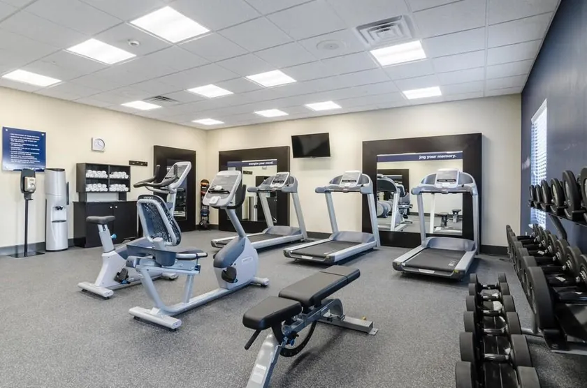 Hampton Inn Pratt - Image 1