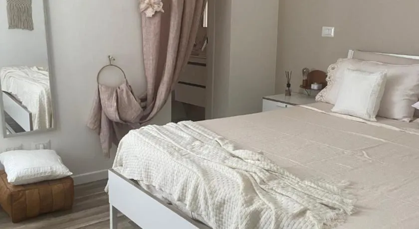 MAISON REBECCA - Image 1