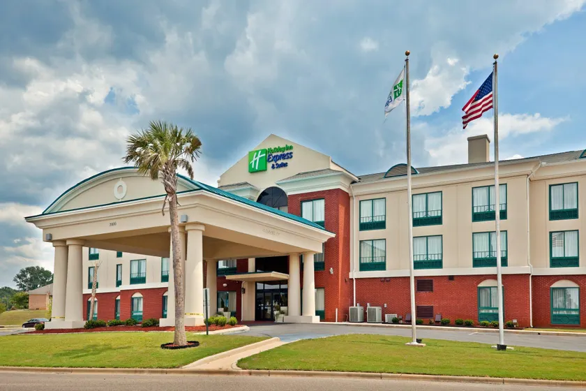 Holiday Inn Express Hotel & Suites Selma by IHG - Image 1