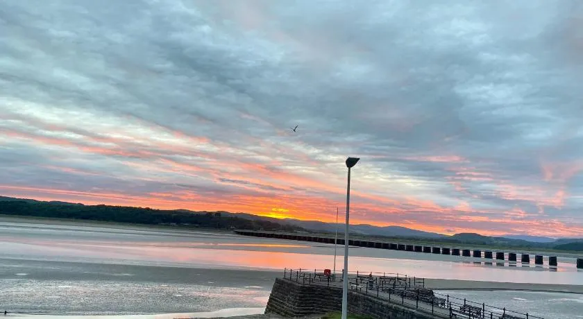 Arnside sea view - Image 1