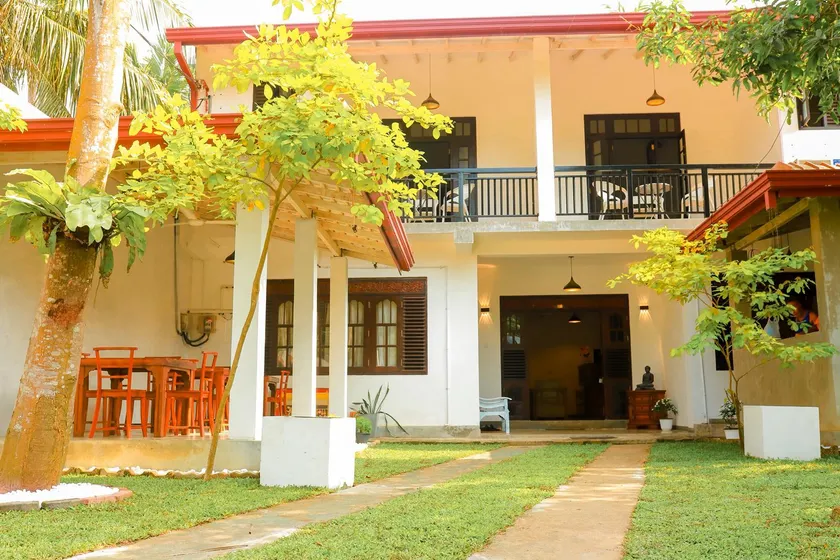 AYUBELLO hostel & suites - Image 1