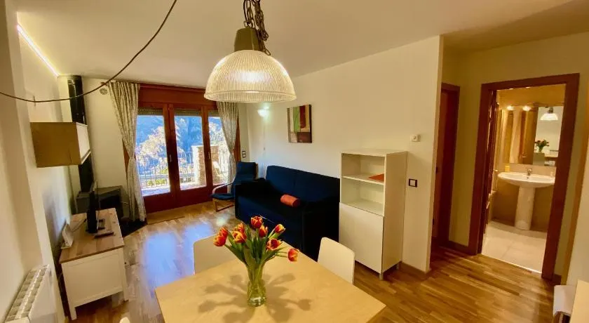 Bosquet, El Forn HUT 5669 - Image 1