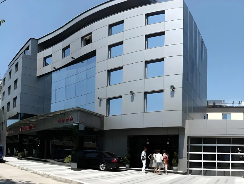 Cosmopolitan Hotel & Wellness - Image 1
