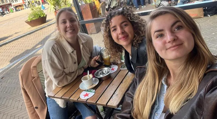 Rose Merry Guesthouse - Image 1