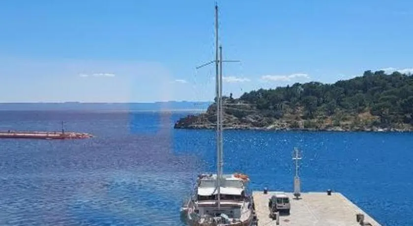 VELE with parking and sea view - Image 1