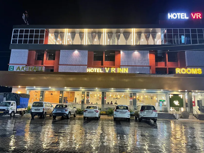 HOTEL VR INN - Image 1