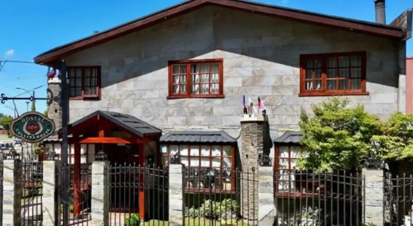 Hostal Collins House - Image 1