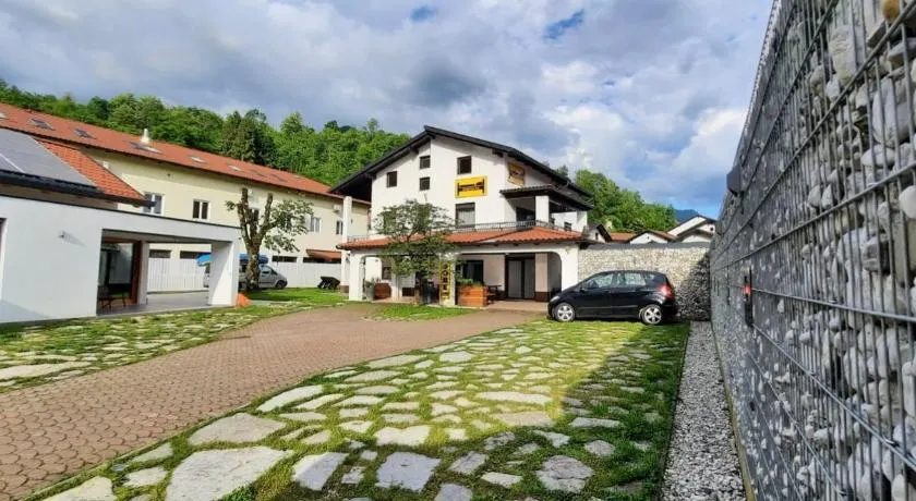Apartma & RAfting - Image 1