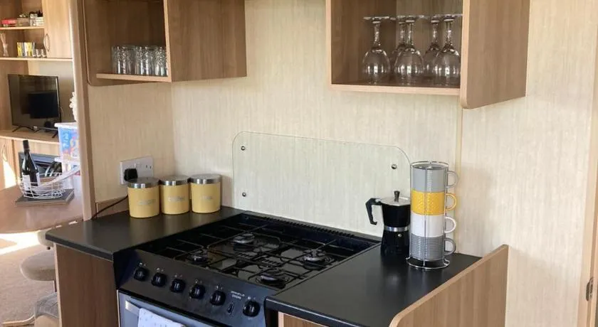 367 Caravan - Image 1