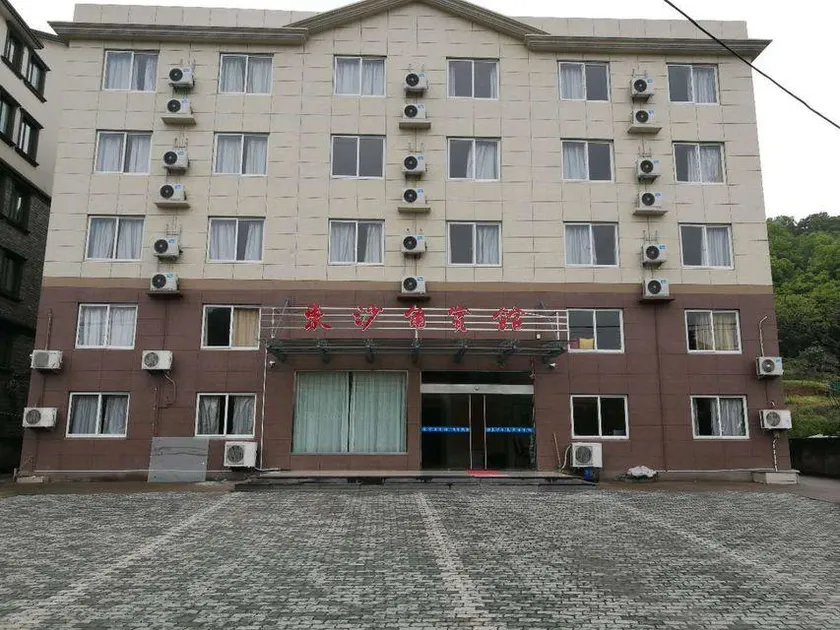 Shipu Dongshajiao Hotel - Image 1
