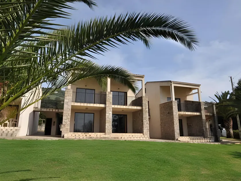 RESIDENCE MAINA A 5 MIN DA PRAIA ENTRE MAR E VILA - Image 1