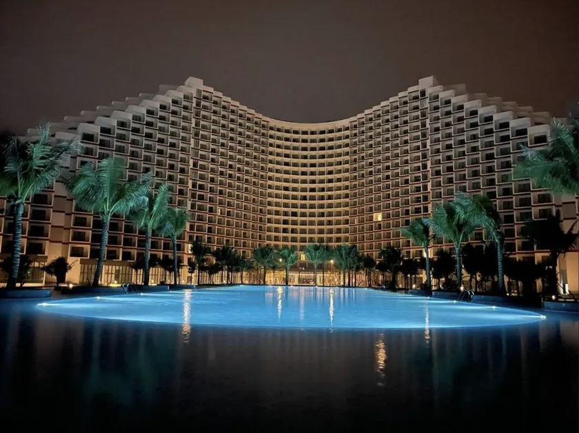 Arena'V Cam Ranh Resort - Image 1