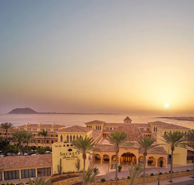 Gran Hotel Atlantis Bahía Real - Image 1