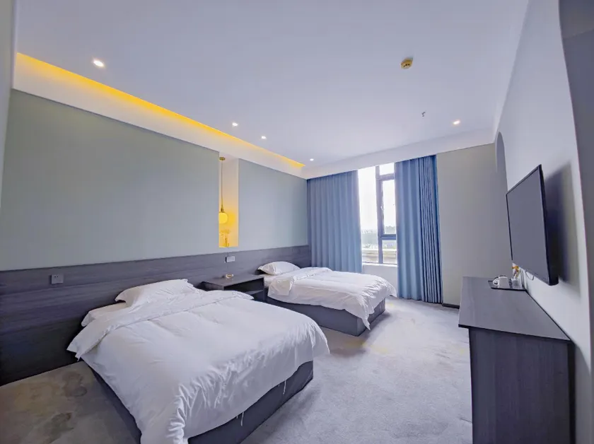 Yunrong Selected Hotel (Xinxiang University Branch) - Image 1
