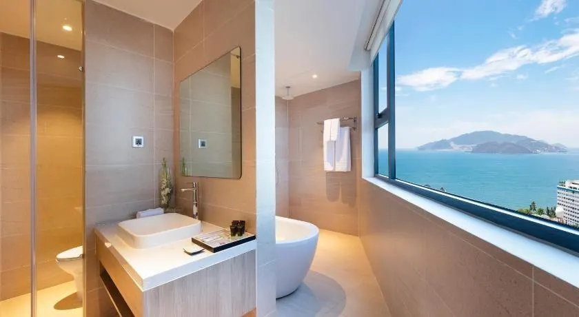 Grand suite for business trip @ breakfast included - Image 1