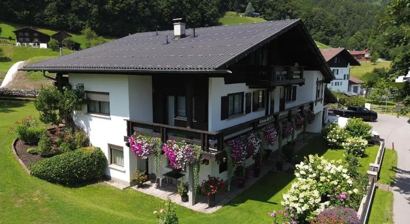 Familienfreundliche Ferienwohnung mit Garten und Terrasse | Hunde erlaubt - Image 1