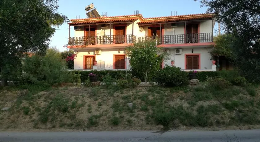Tony studio & apartments - Image 1