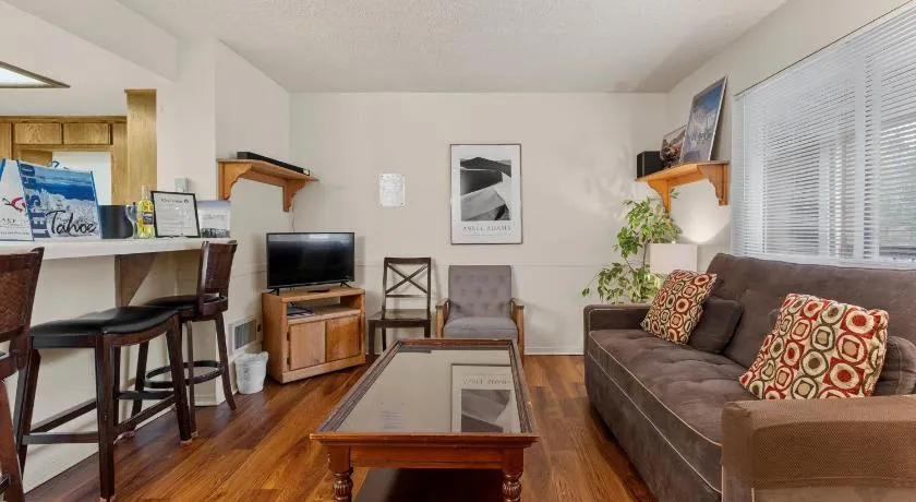 Heavenly Chairview Condo home - Image 1