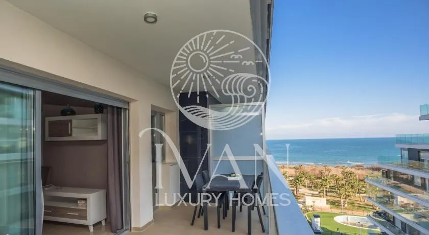Casa Solymar Ivan Luxury Homes 8ªPlta Sur 1ªLínea - Image 1