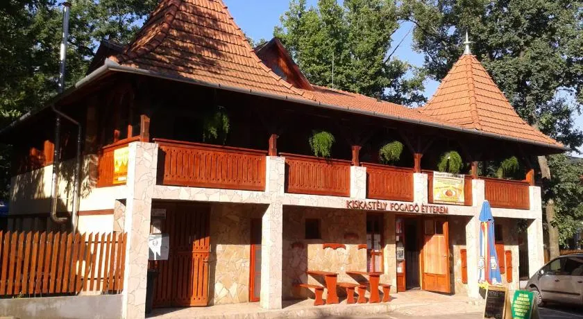 Kiskastély Fogadó-Étterem - Image 1