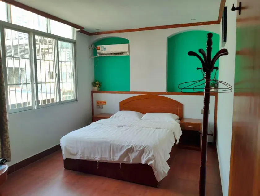 Xinhui Hotel - Image 1