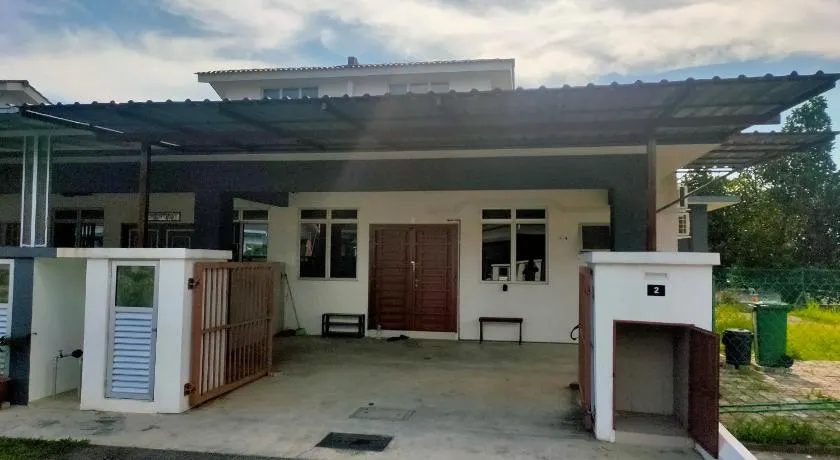 Rabiatul4Nur Olak Lempit-KLIA Guesthouse - Image 1