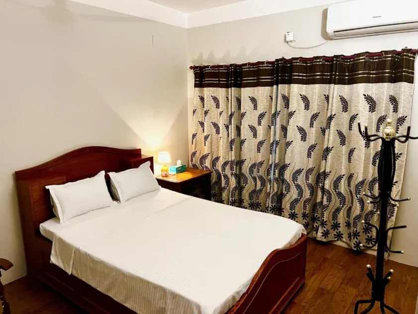 Paris Guest House - Image 1