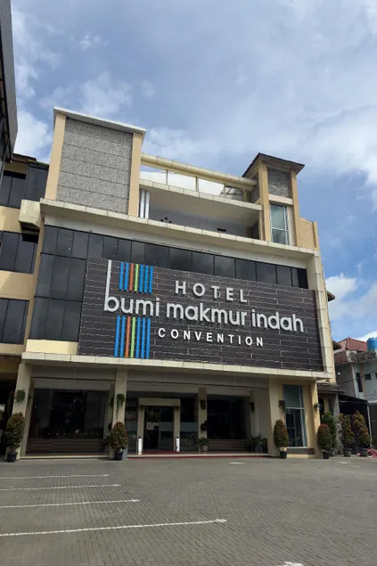 Hotel Bumi Makmur Indah - Image 1