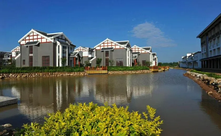Debai Hot Spring Apartment - Image 1