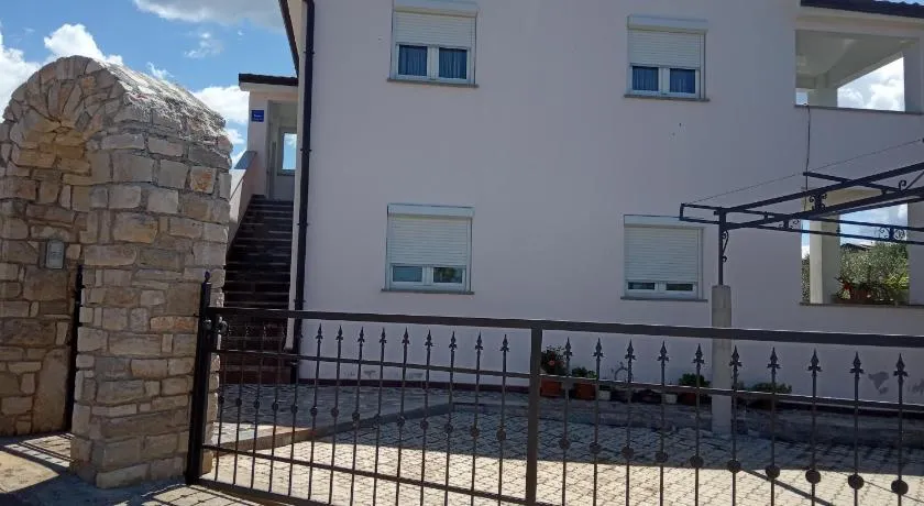 Apartment Alina - Image 1