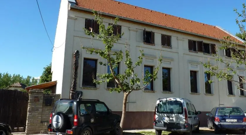 Vadászkürt Vendégfogadó - Image 1