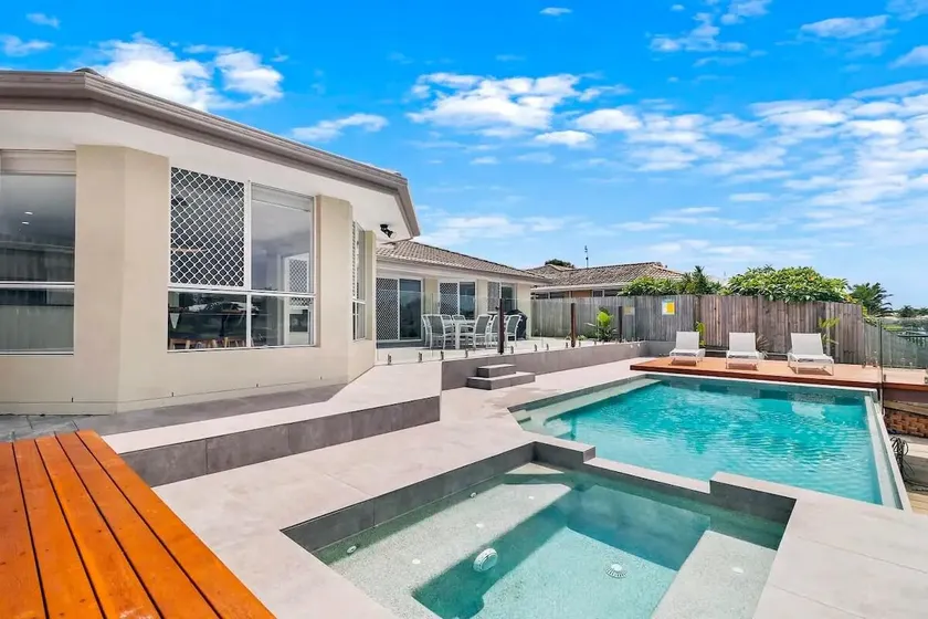 Breathtaking, Modern 4BR Oasis - Image 1