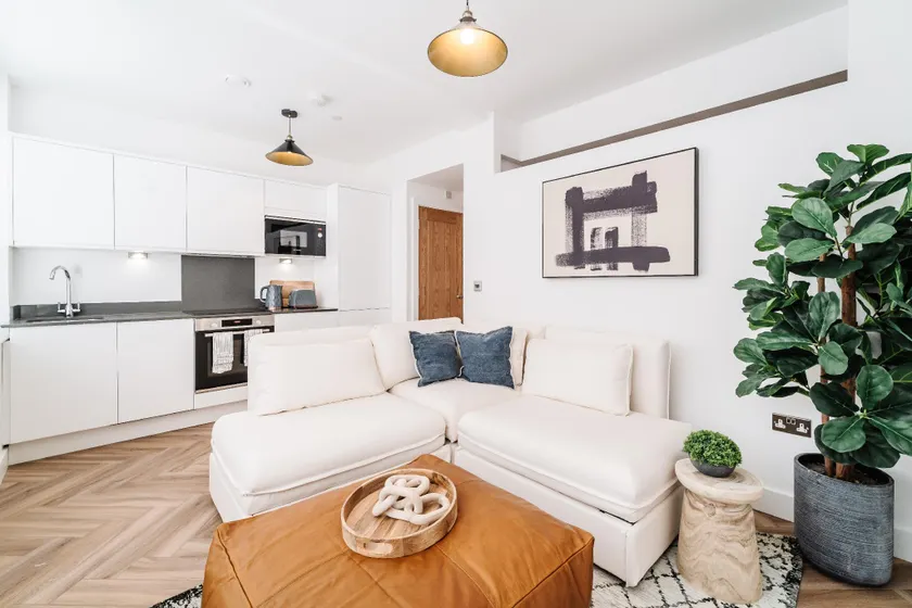 Central Chester Flat Near Attractions - Image 1