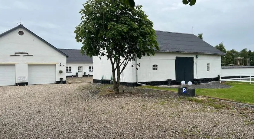 Karensminde - Image 1