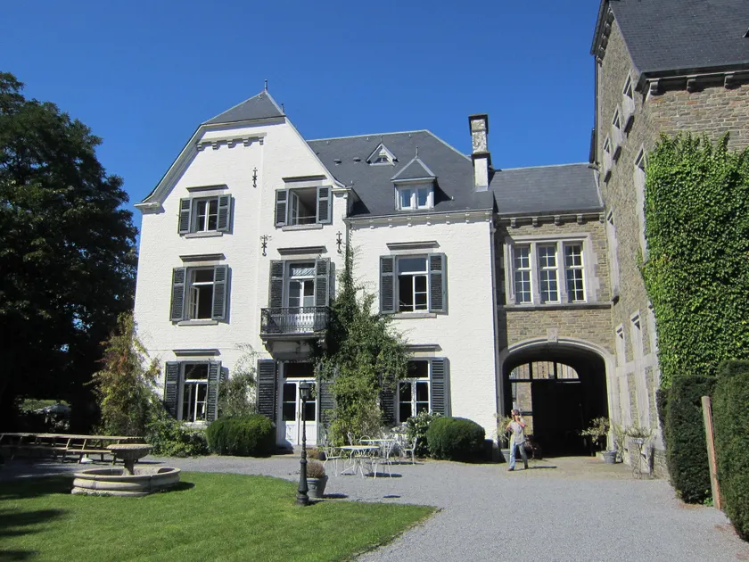 A beautiful castle in the valley of Aisne - Image 1