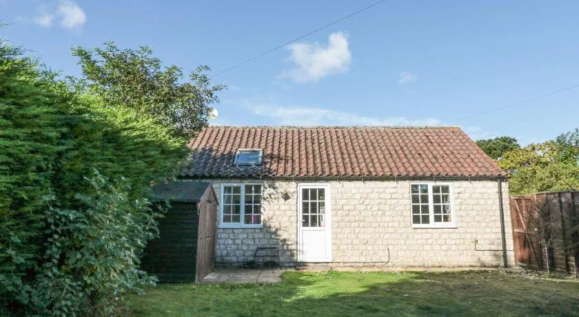 Midsummer Cottage - Image 1