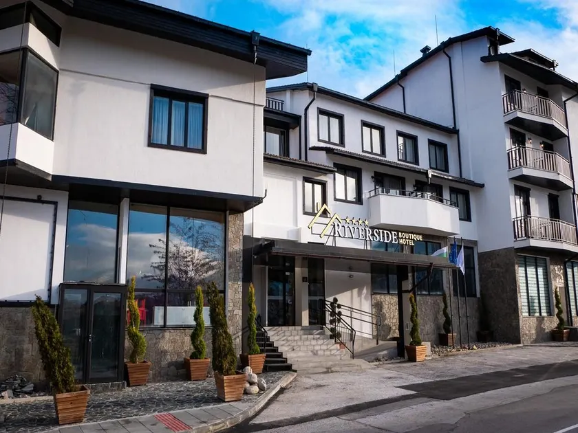 Riverside Boutique Hotel - Image 1