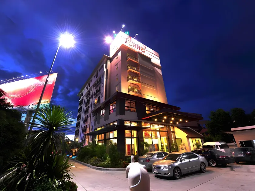 Bonito Chinos Hotel - Image 1