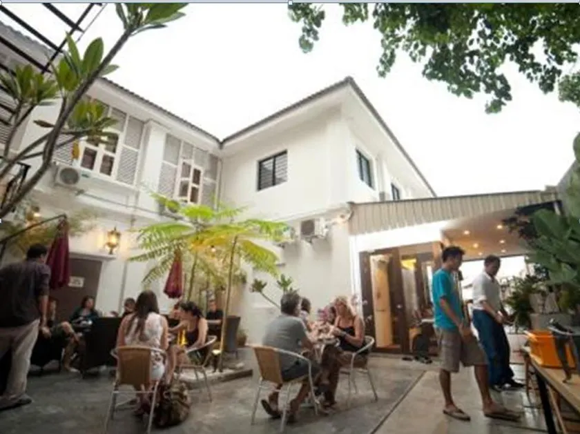 Red Inn Cabana - Image 1