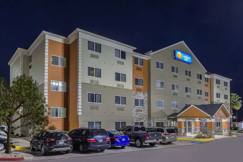 Comfort Inn & Suites Austin North Loop - Image 1