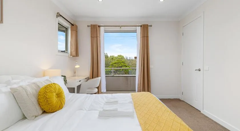 Boutique Townhouse near The Glen - Image 1